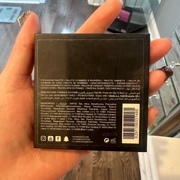 Huda eye shadow - Picture 2 of 3